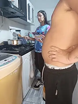 Snapshot of catire2323 chatting on March 4, 2026, 12:18 am catire2323 online show from March 4, 2026, 12:18 am