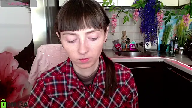 Snapshot of TayanaJons chatting on March 18, 2026, 8:17 am TayanaJons online show from March 18, 2026, 8:17 am