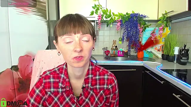 Snapshot of TayanaJons chatting on April 15, 2026, 7:14 am TayanaJons online show from April 15, 2026, 7:14 am