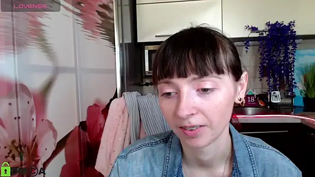 Snapshot of TayanaJons chatting on March 10, 2026, 8:18 am TayanaJons online show from March 10, 2026, 8:18 am