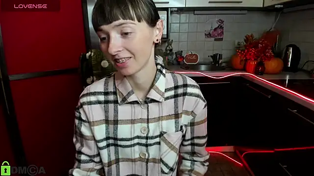 TayanaJons online show from November 4, 2025, 8:07 am