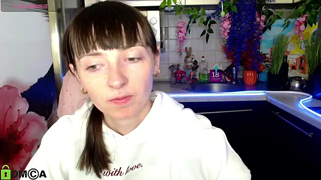 Snapshot of TayanaJons chatting on April 1, 2026, 7:10 am TayanaJons online show from April 1, 2026, 7:10 am