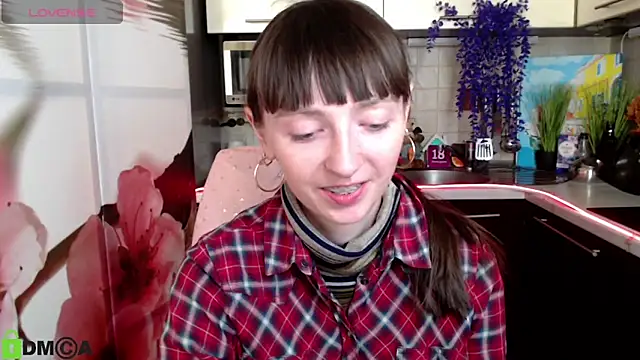 Snapshot of TayanaJons chatting on March 9, 2026, 8:18 am TayanaJons online show from March 9, 2026, 8:18 am