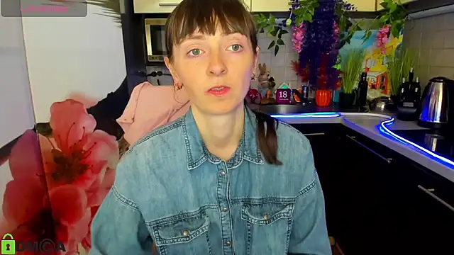 Snapshot of TayanaJons chatting on April 3, 2026, 7:15 am TayanaJons online show from April 3, 2026, 7:15 am