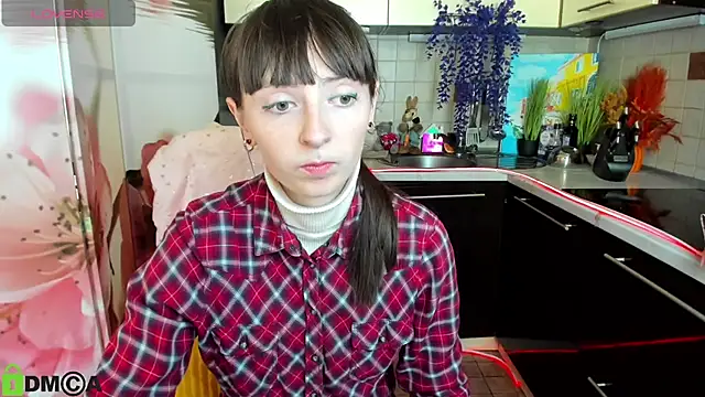 Snapshot of TayanaJons chatting on March 4, 2026, 8:11 am TayanaJons online show from March 4, 2026, 8:11 am