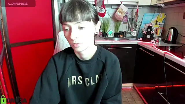 TayanaJons online show from December 17, 2025, 7:57 am