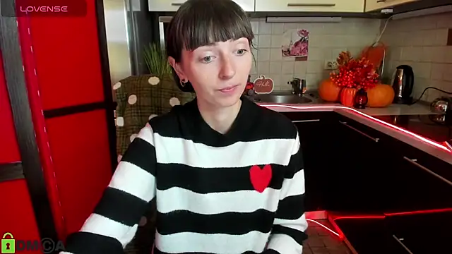 TayanaJons online show from October 16, 2025, 7:16 am