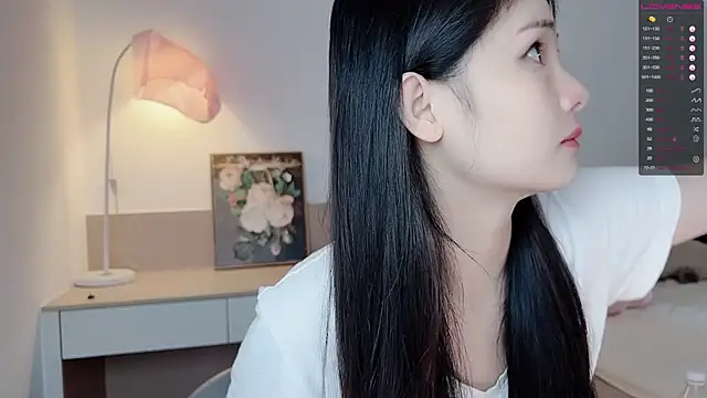 Judy520 online show from October 17, 2025, 2:15 am