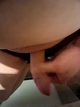 sexgeil3345455 online show from March 27, 2026, 5:27 am