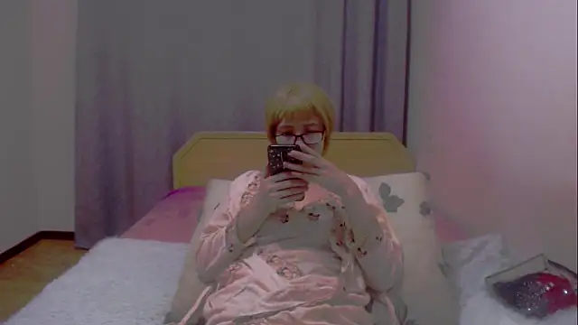 Snapshot of tinashy chatting on December 20, 2024, 4:36 pm tinashy online show from December 20, 2024, 4:36 pm