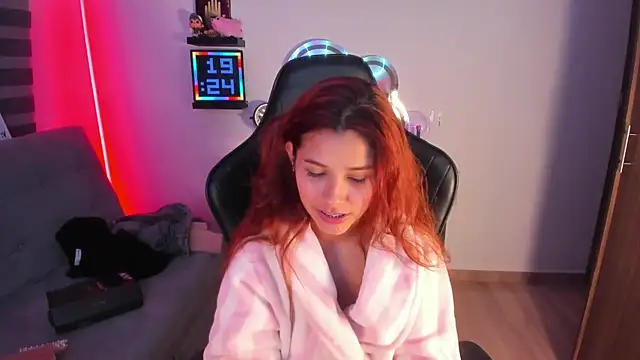 Snapshot of crystal_bunny7 chatting on October 17, 2025, 12:25 am crystal bunny7 online show from October 17, 2025, 12:25 am