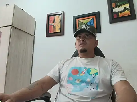 Snapshot of myke_andrade chatting on January 15, 2026, 3:37 pm myke andrade online show from January 15, 2026, 3:37 pm