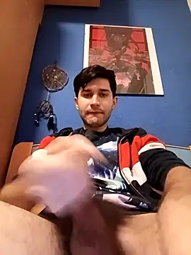 Esti02 online show from December 18, 2025, 5:06 pm