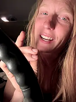 GoldenFlameGoddess online show from December 2, 2025, 3:07 am