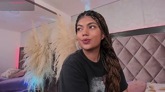 Snapshot of Cookie_doll_ chatting on January 17, 2025, 1:24 pm Cookie doll online show from January 17, 2025, 1:24 pm