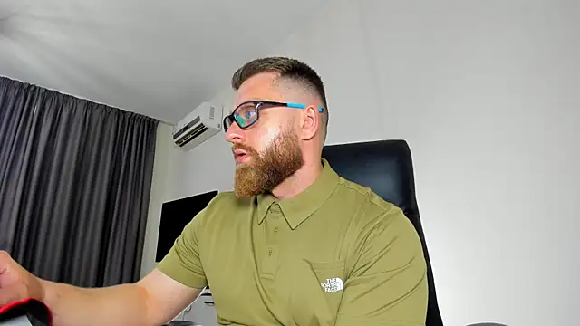 Snapshot of Findom_guy chatting on May 20, 2026, 3:42 pm Findom guy online show from May 20, 2026, 3:42 pm