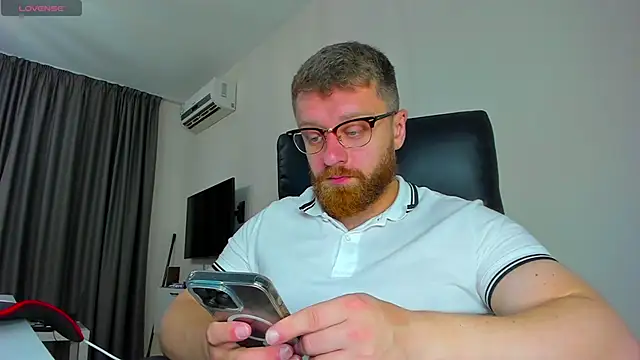 Findom guy online show from March 26, 2026, 12:25 pm