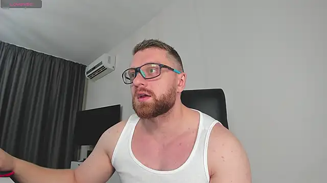 Snapshot of Findom_guy chatting on January 16, 2026, 10:41 am Findom guy online show from January 16, 2026, 10:41 am