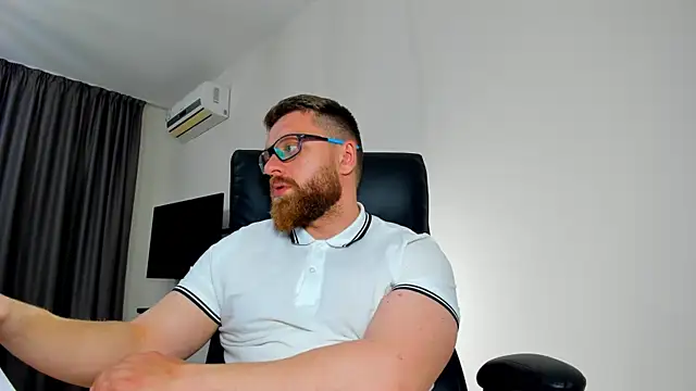 Snapshot of Findom_guy chatting on May 6, 2026, 4:55 pm Findom guy online show from May 6, 2026, 4:55 pm