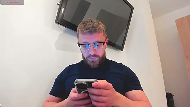 Snapshot of Findom_guy chatting on February 25, 2026, 2:12 am Findom guy online show from February 25, 2026, 2:12 am