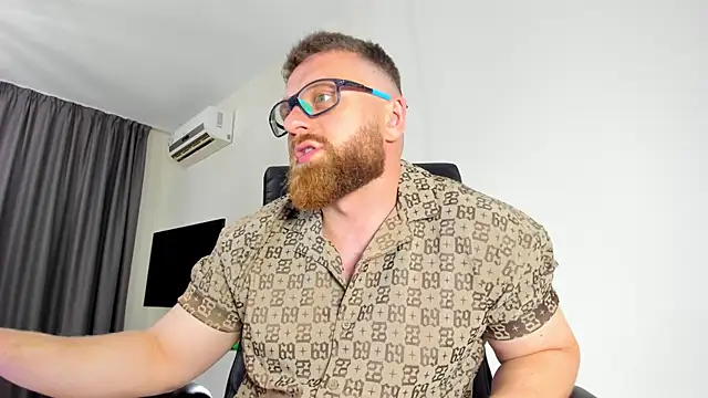 Snapshot of Findom_guy chatting on May 29, 2026, 7:47 am Findom guy online show from May 29, 2026, 7:47 am