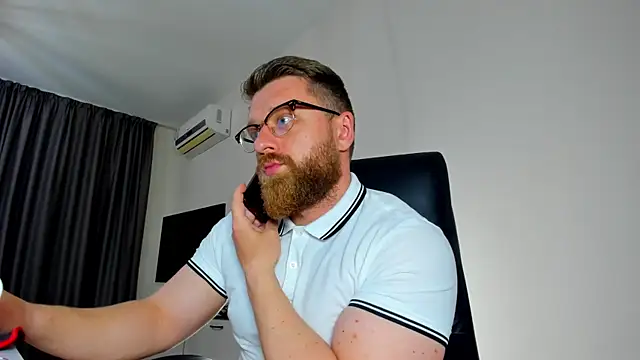 Snapshot of Findom_guy chatting on May 14, 2026, 5:54 pm Findom guy online show from May 14, 2026, 5:54 pm
