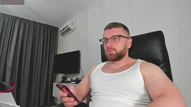 Snapshot of Findom_guy chatting on January 15, 2026, 10:29 am Findom guy online show from January 15, 2026, 10:29 am