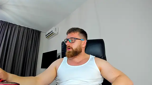 Snapshot of Findom_guy chatting on April 24, 2026, 6:21 pm Findom guy online show from April 24, 2026, 6:21 pm