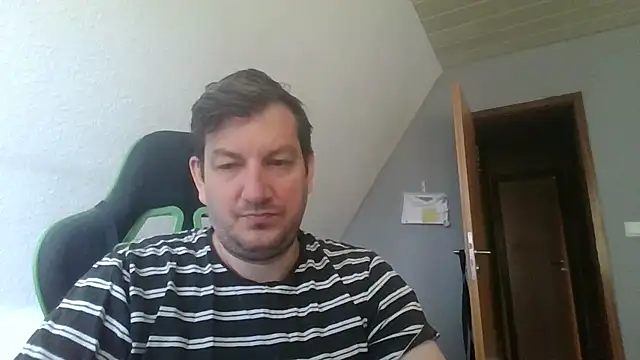 Snapshot of Golffahrer1982 chatting on August 1, 2026, 8:45 am Golffahrer1982 online show from August 1, 2026, 8:45 am
