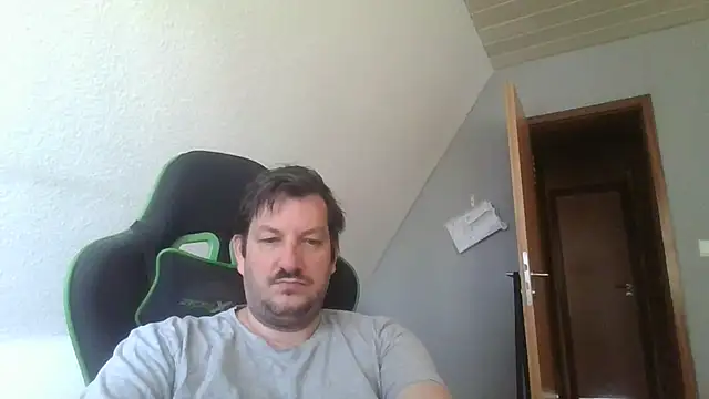 Snapshot of Golffahrer1982 chatting on June 20, 2026, 7:57 am Golffahrer1982 online show from June 20, 2026, 7:57 am