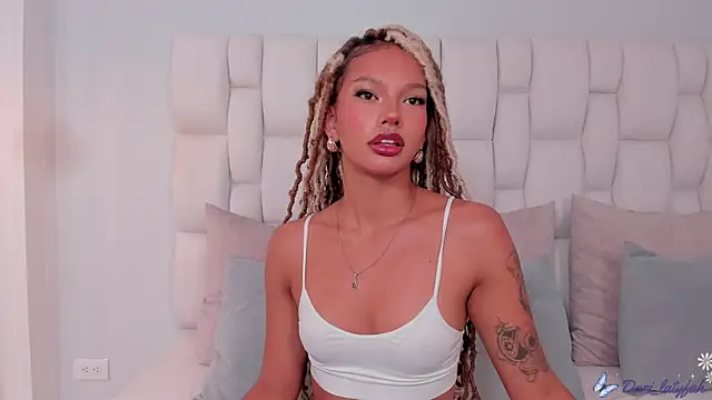 Snapshot of dari_kim chatting on December 18, 2024, 1:02 pm dari kim online show from December 18, 2024, 1:02 pm