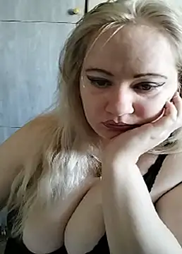 D Marinna online show from October 4, 2025, 7:54 am