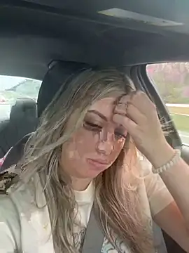 nicolesugarr online show from April 12, 2026, 10:24 pm