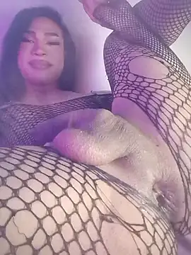 Snapshot of Victor-and-shelly chatting on October 27, 2025, 8:04 am Victor-and-shelly online show from October 27, 2025, 8:04 am