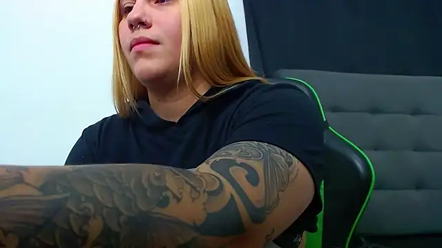 Snapshot of hanna_rabbit_ chatting on January 27, 2025, 2:13 pm hanna rabbit online show from January 27, 2025, 2:13 pm