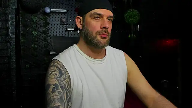 Snapshot of LexXHardy chatting on April 5, 2026, 11:33 pm LexXHardy online show from April 5, 2026, 11:33 pm