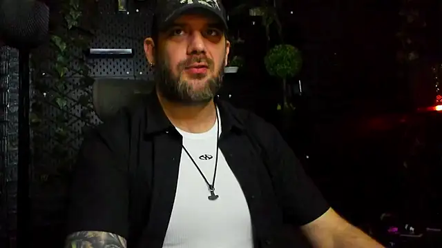 Snapshot of LexXHardy chatting on April 15, 2026, 3:38 pm LexXHardy online show from April 15, 2026, 3:38 pm