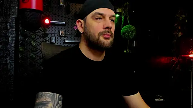 Snapshot of LexXHardy chatting on April 1, 2026, 2:47 pm LexXHardy online show from April 1, 2026, 2:47 pm