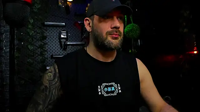 Snapshot of LexXHardy chatting on April 10, 2026, 2:35 pm LexXHardy online show from April 10, 2026, 2:35 pm