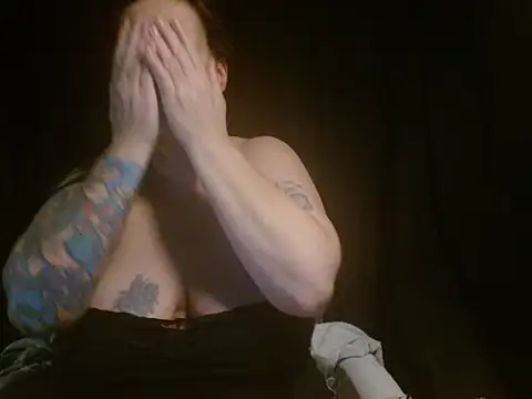 SimoneMoore online show from January 6, 2026, 5:33 am