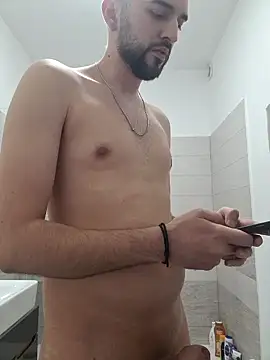 ToplessDragonxh online show from April 15, 2026, 6:56 pm