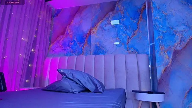  sex mia online show from May 6, 2026, 7:18 pm