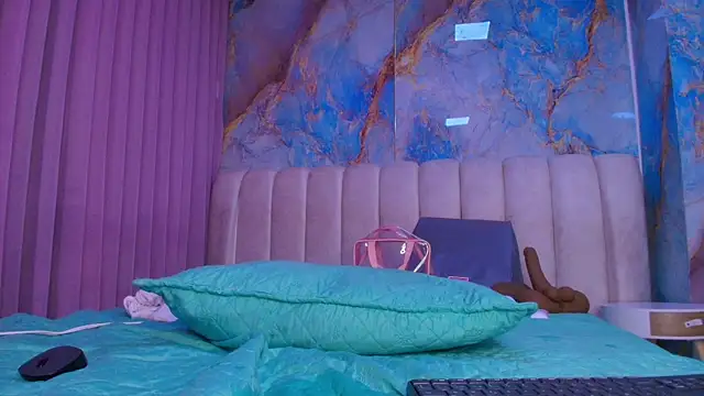  sex mia online show from May 27, 2026, 1:57 am
