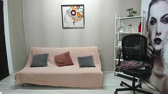 Cassandra Hotty online show from April 6, 2026, 3:24 am