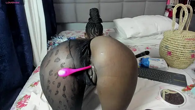 Snapshot of suhaila_suus chatting on March 5, 2026, 1:13 am suhaila suus online show from March 5, 2026, 1:13 am