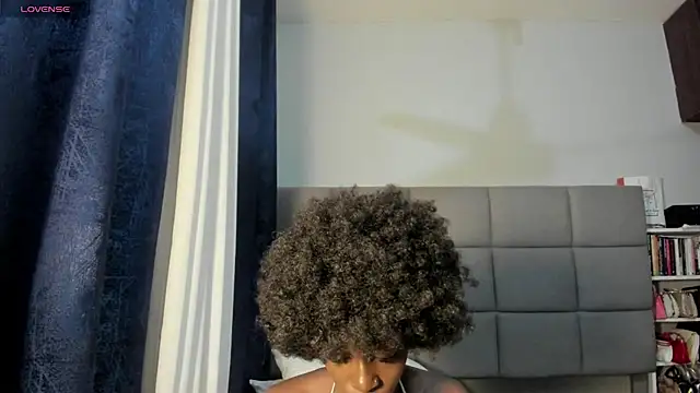 Snapshot of suhaila_suus chatting on March 8, 2026, 2:37 am suhaila suus online show from March 8, 2026, 2:37 am