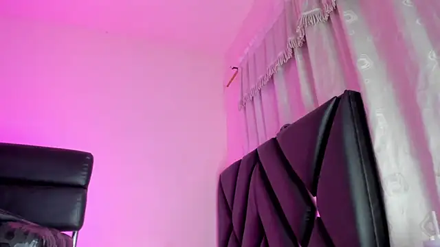 stephany doll  online show from May 31, 2026, 4:07 am