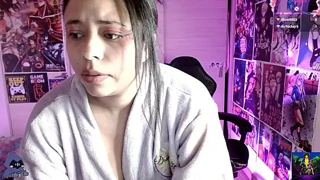 Snapshot of Emmachan19 chatting on January 27, 2025, 10:16 am Emmachan19 online show from January 27, 2025, 10:16 am