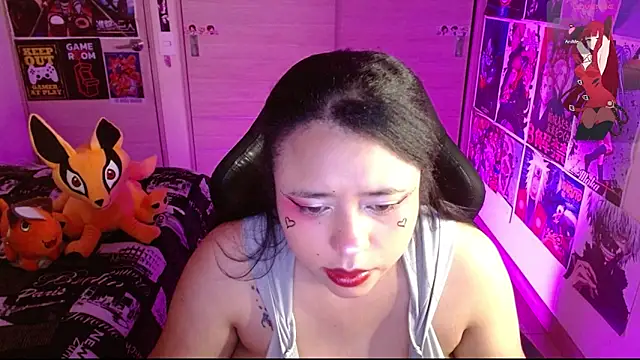 Snapshot of Emmachan19 chatting on February 12, 2026, 6:46 am Emmachan19 online show from February 12, 2026, 6:46 am