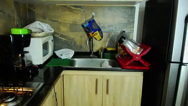 Snapshot of michacosio chatting on October 24, 2025, 12:20 am michacosio online show from October 24, 2025, 12:20 am